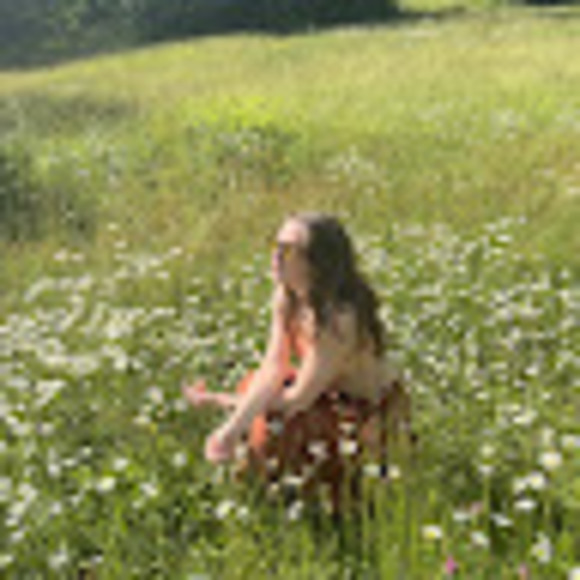 Meet your Posher, Isabella - Picture 1 of 1